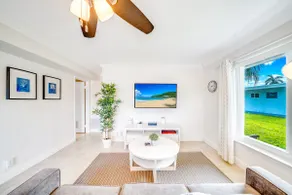 Beach Unit! Walk To Beach & Shops / Restaurants! - Image 5