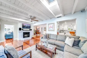 Heated Pool + Hot Tub! Close To Beach & Shops! - Image 4