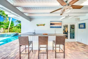 Heated Pool + Hot Tub! Close To Beach & Shops! - Image 3