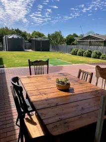 Gums N' Roses B&B - Image 5