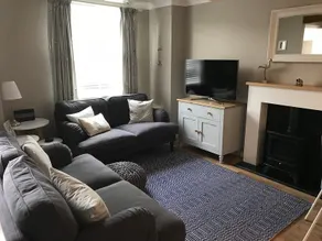 Crab Pier Cottage, Beaumaris - Image 2
