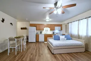 103 Beach Style 1 Bedroom Apt - Image 2