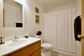 107 Mo-dern 1 Bedroom Apt - Image 4