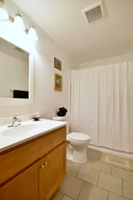 107 Mo-dern 1 Bedroom Apt - Image 5