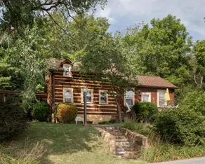 3 min to Springs, Rustic, Walk to Dinner! - Image 3