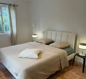 Large Apartment Downtown 2 Bedrooms - Image 4