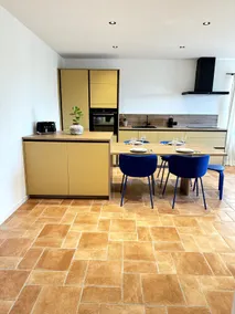 Large Apartment Downtown 2 Bedrooms - Image 3
