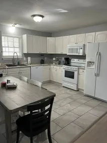 Lakeview - Image 2