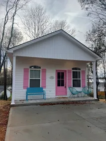 The Dream Lake House - Image 2