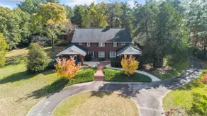 Historic Manor w/ Chef's Kitchen | Horse-Friendly - Image 2