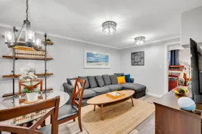 Cozy Unique Rustic Escape! Close Whyte Avenue! - Image 4