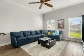 Family-Friendly 3BR/2BA Retreat near Sugarland - Image 2