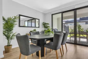 Paradise Family Home, Close to CBD & Amenities - Image 4