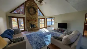 Spacious & Quiet, near airport/I-70, sleeps 11 - Image 2