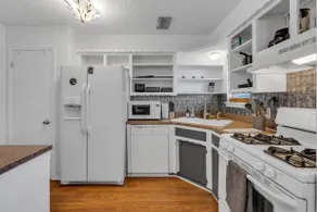 2 Miles to Rose District-TV's in Both Bedrooms - Image 5