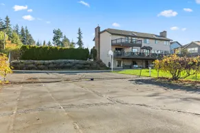The Lynnwood Villa 2-Bedrooms - Image 2