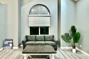 newly remodeled large house - Image 3