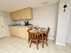 Cozy Stay Near Toronto Airport! - Image 3