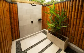 Charming Cabin with Jacuzzi and Outdoor Shower - Image 3