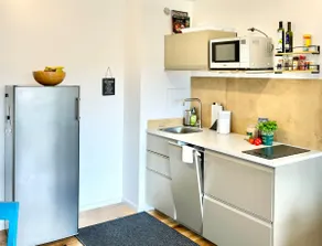 Snug-Stays 5: 2-room design apartment | balcony - Image 3