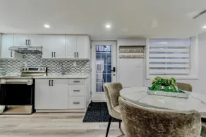 Luxurious Unit in Hyde Park - Image 3