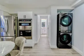 Luxurious Unit in Hyde Park - Image 4