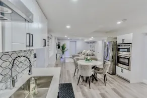 Luxurious Unit in Hyde Park - Image 2