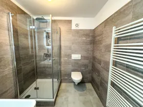 Spacious South-Berlin Apartment with parking - Image 5
