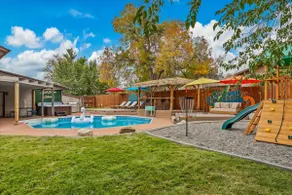 Pool Hot Tub Mini Golf Game Room Sleeps 12 - Image 5