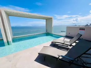 Beachfront Palms apartment with pool for 6 people - Image 2