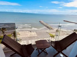 Beachfront Palms apartment with pool for 6 people - Image 5