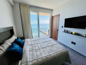 Beachfront Palms apartment with pool for 6 people - Image 3