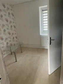 Apartment opposite the train station - Image 5
