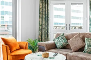 Chic flat in Leicester City | King Bed - Image 5