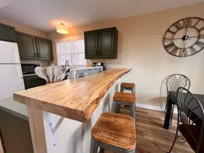 Cabin w/King Bed, Hot Tub - Image 2