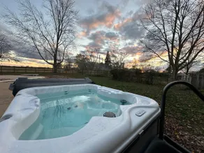 Cozy/HotTub/Pool/WIFI/KingBed/GameRoom/PoolTable - Image 2
