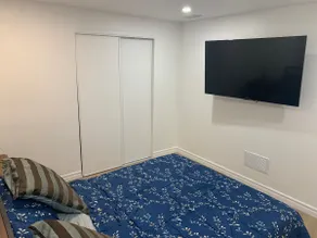 Cozy Guest Suite Basement Apartment - Image 5