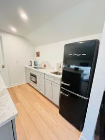 Beautifully Renovated Studio - 1 hr from NYC - Image 3