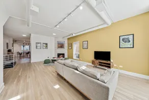 Spacious Modern Retreat with Unique Charm - Image 2