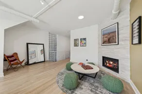 Spacious Modern Retreat with Unique Charm - Image 3