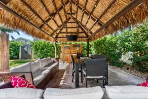 Tiki Villa|Heated Saltwater Pool|King Beds|6TVs - Image 2