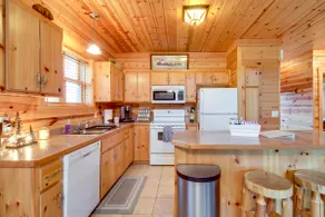 Pet-Friendly Garrison Retreat - Image 4