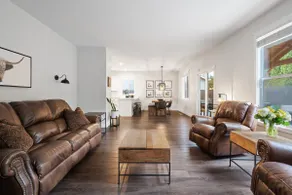 Modern and Bright Family Home - Image 4
