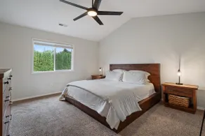 Modern and Bright Family Home - Image 3
