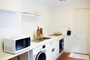 Stylish Inner-City House – Walk to Everything - Image 5