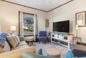 Cozy Corner Cottage | 2Bed 2Bath - Image 3