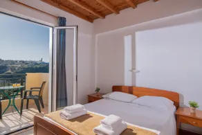Spacious Apartment with Sea View & Shared Pool - Image 3