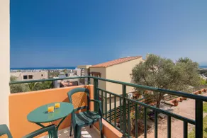 Spacious Apartment with Sea View & Shared Pool - Image 5