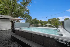 Sunset Point - Spacious 4-bedroom house in Elkhart with WiFi, AC, Swim Spa - Image 2