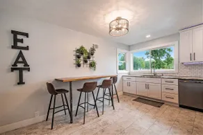 Sunset Point - Spacious 4-bedroom house in Elkhart with WiFi, AC, Swim Spa - Image 5